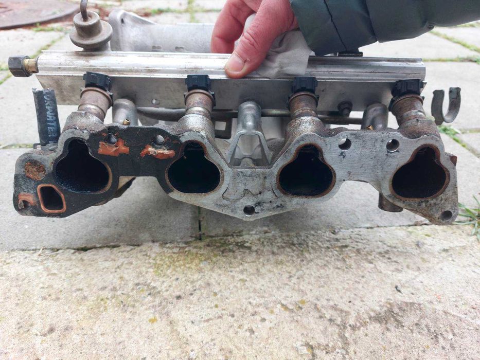 Всмукателен Колектор - Двигател: D16Z6 Honda Civic 6 (1992-1995)