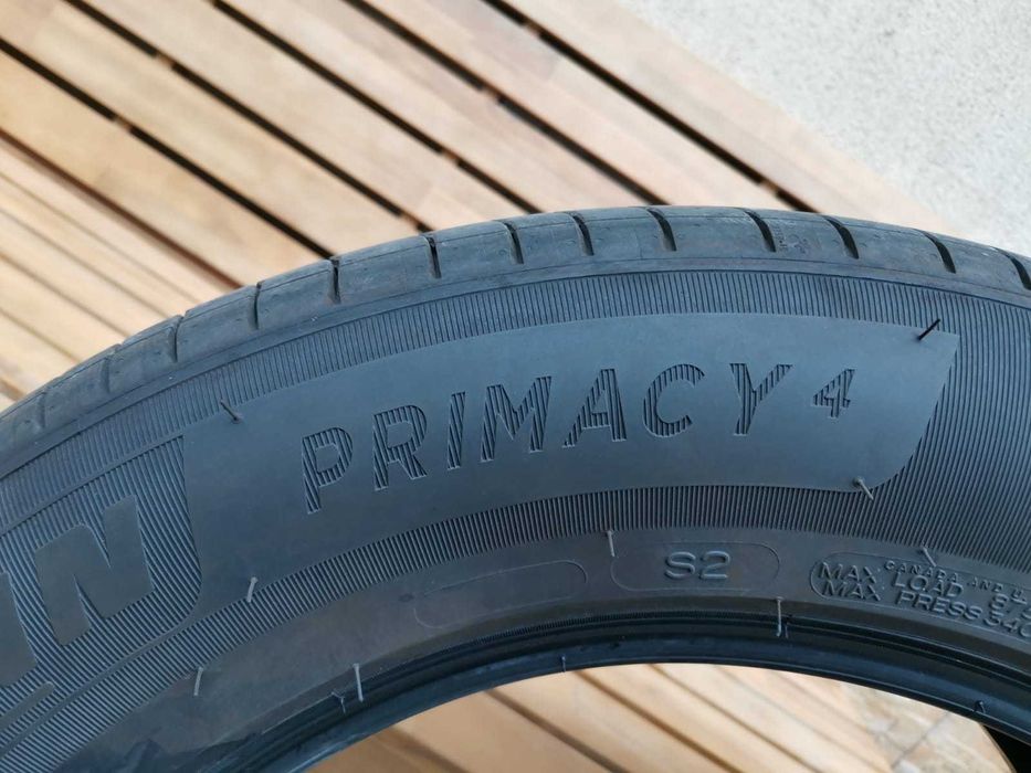 SET 4 Anvelope noi de vara Michelin Primacy 4 215/65/R17