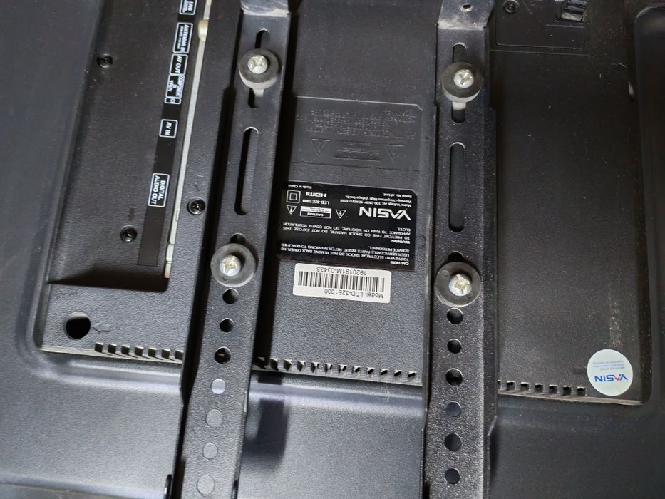 Телевизор YASYN 32 дюймов без смарт