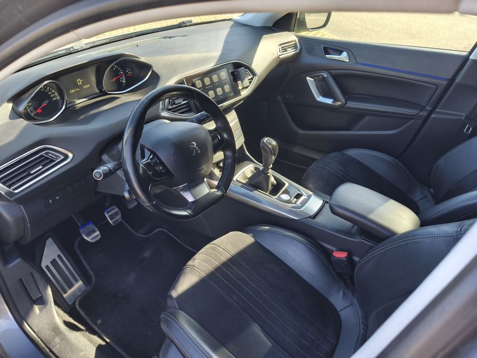 Vând Peugeot 308 SW T9  2.0 Allure