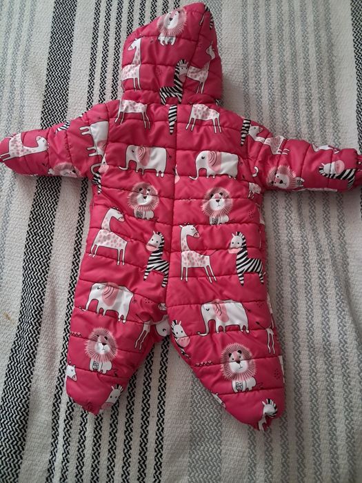 Продавам бебешки космонавт