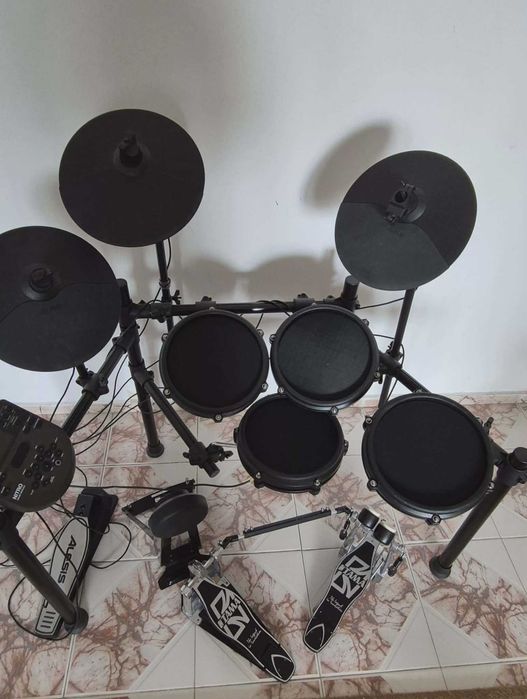 Барабани комплект ALESIS