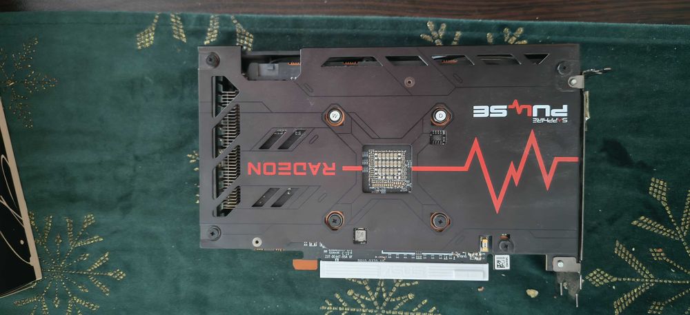 AMD Radeon RX 6600 (8GB)
