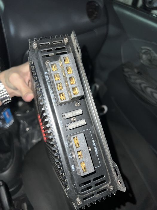 Usilitr ACV 4ta kanalli 1300Wat