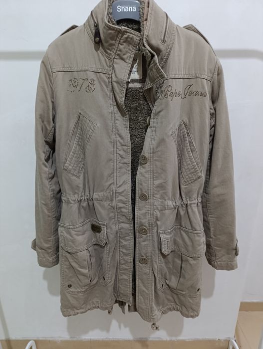 Зимни дамско яке Pepe Jeans