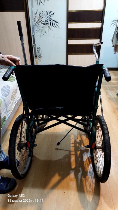Продам инвалидную коляску