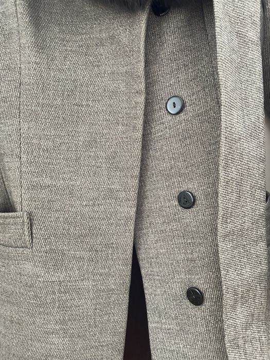 Продам зимнее пальто Астана