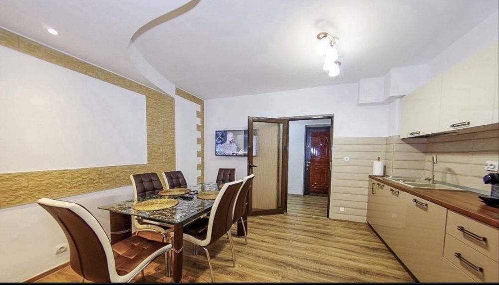 Vand apartament zona foarte buna!