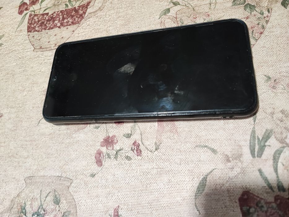 Продам телефон хороший