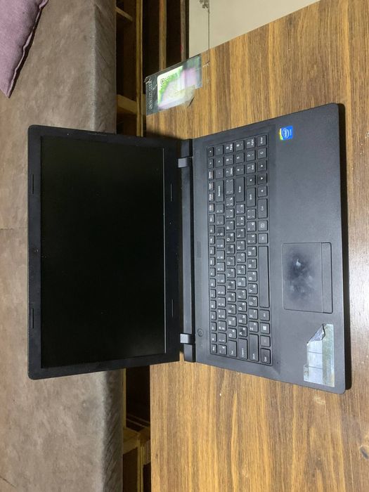 Ноутбук сотилади