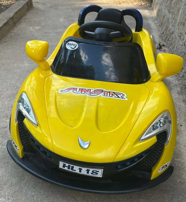 Детска електрическа кола