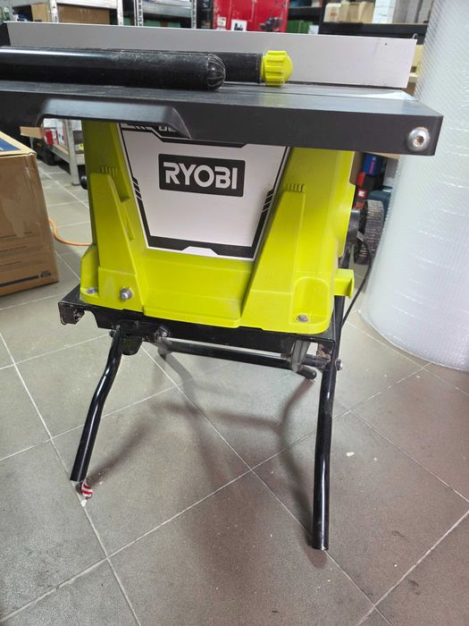 Fierastrau circular de masa Ryobi RTS1800EF-G