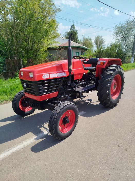Vând tractor 453 universal