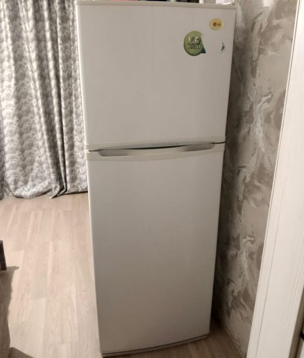 Продается холодильник LG