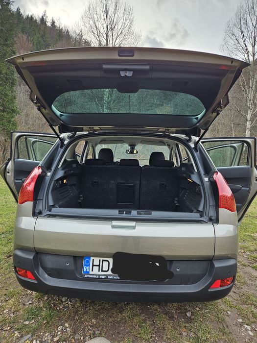 Peugeot 3008 an 20011 benzina manuala.