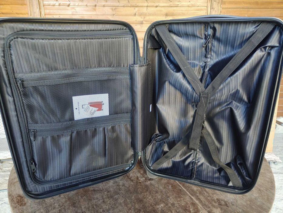 Куфар с логото на Pepsi