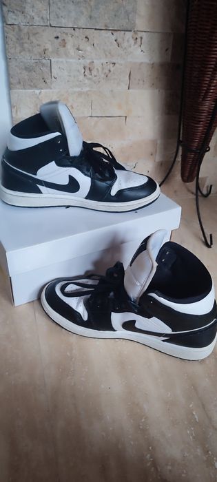 Nike Air Jordan 1 mid