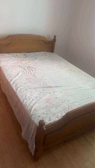 Mobila de vanzare