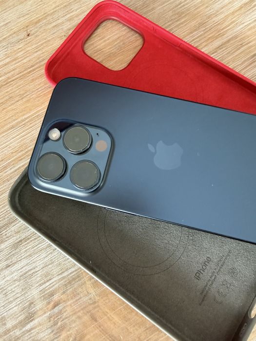 Iphone 15 Pro blue
