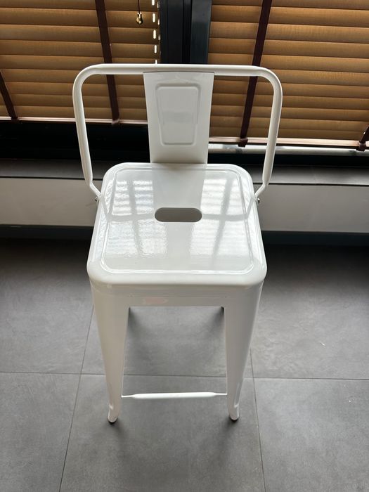 Бял Метален Бар Стол с облегалка