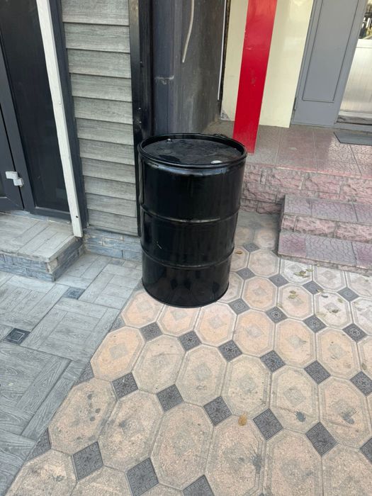 Бочка черная 200 л