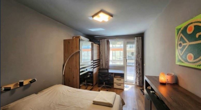 Дава се под наем Тристаен апартамент в София, Кръстова вада - 90 кв.м за 1245.42 € - Снимка #2