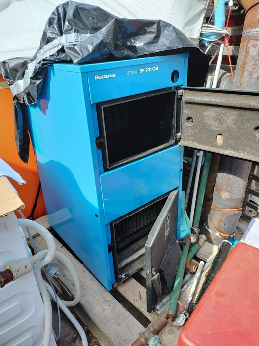 Vând ancalziri centrale pe peleți lemne și injector combustibil ulei.