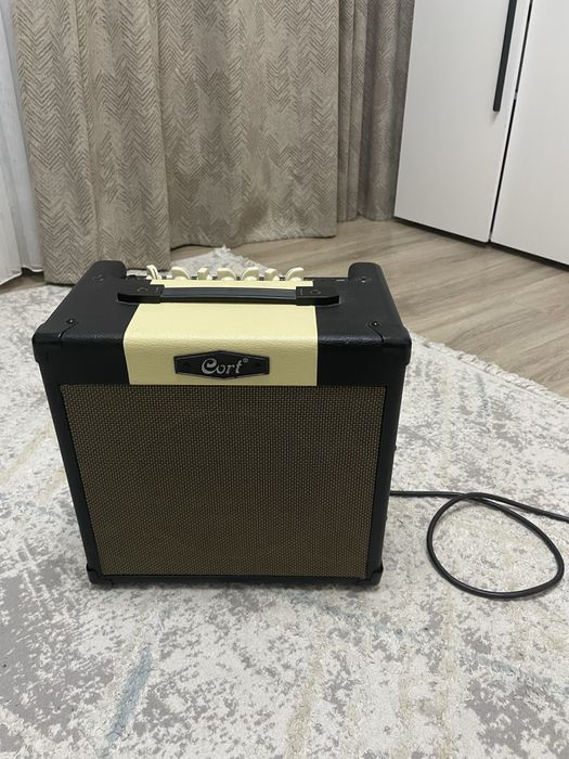 комбоусилитель cort cm15r