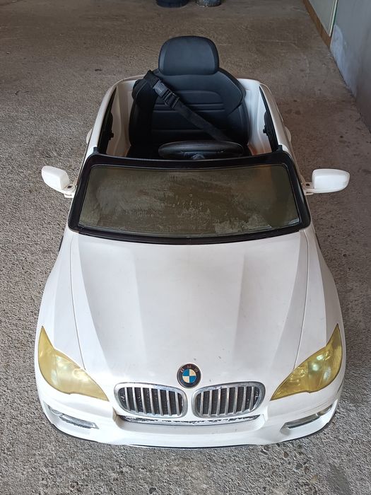 Vând mașinuță pentru copii BMW X6