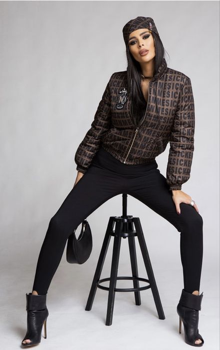 Яке Nikole Collection