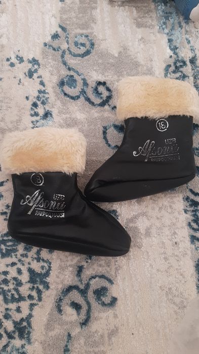 Продам детскую обувь