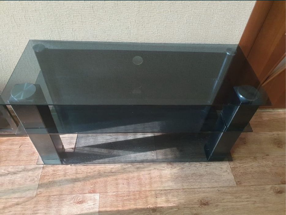 Продам стеклянную TV тумбу