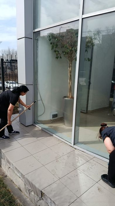 Профессиональная мойка витрин