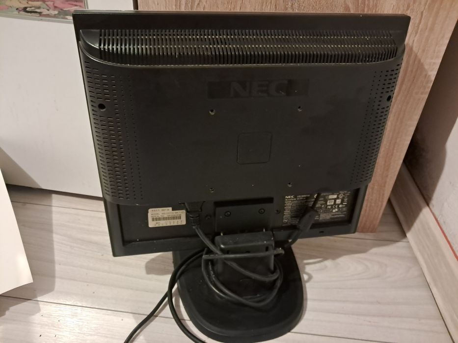 Monitor nec pentru pc