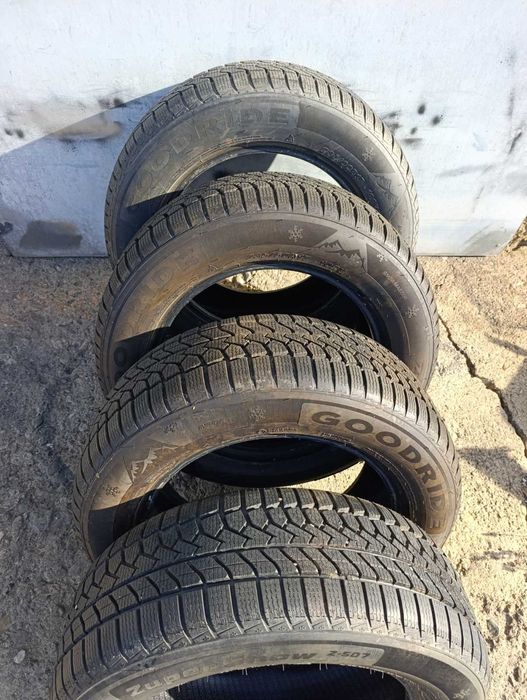 4 бр. зимни гуми 235/60R17 GOODRIDE - dot 25