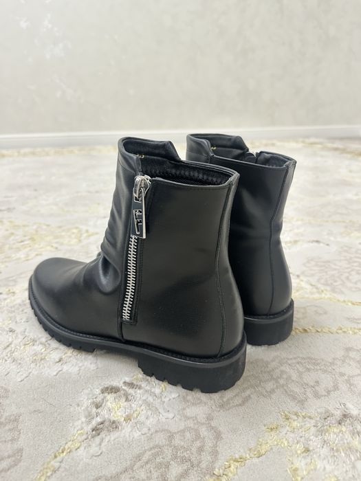 Ер адамға етік/Сапоги