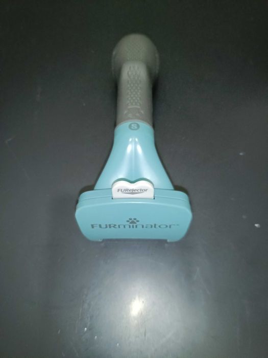 Vând pieptene inox pisică/câine Furminator, nou.