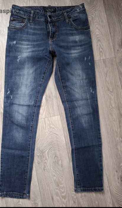Продам джинсы размер 26