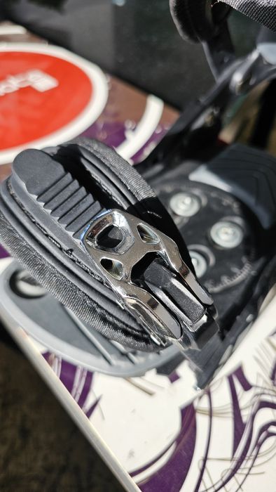 Vand placa snowboard si legaturi Crazy Creek
