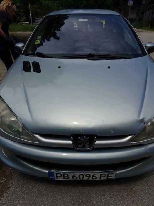 Автомобил   Пежо