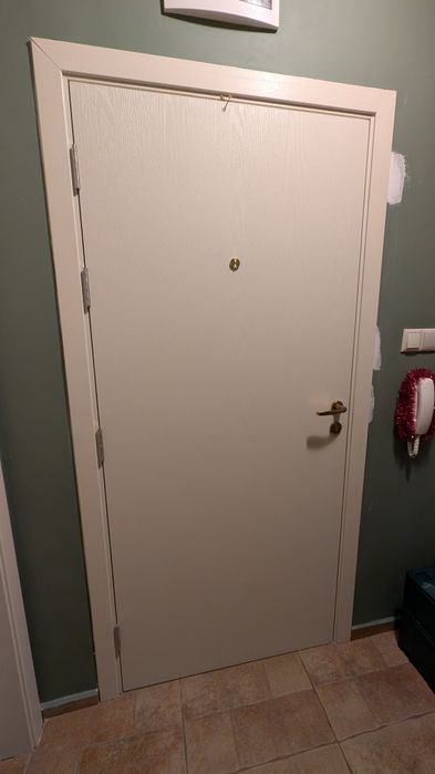 Врата входна двуцветна