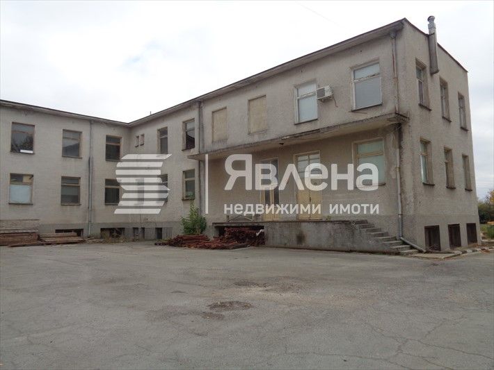 Продава се Склад в Ямбол, Зорница - 5204 кв.м за 167 €/кв.м - Снимка #2