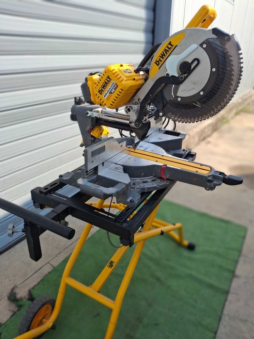 Потапящ циркуляр с герунг DeWALT DHS780