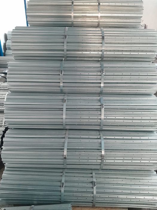 Știlpi  șpalieri de beton și Șpalieri metalici zincați de oțel de cea