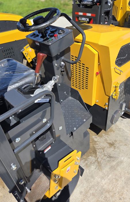 Cilindru compactor Lubeck KY300~ 3 tone~Nou~