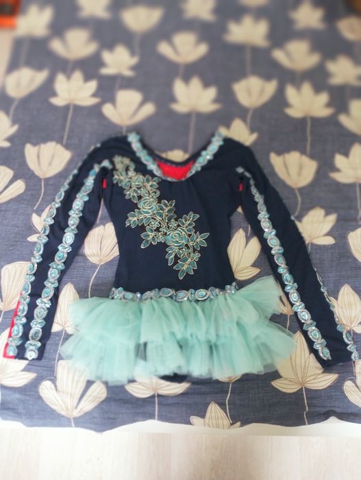 Продается купальник костюм для гимнатки или танцы