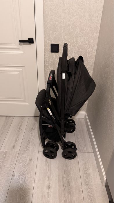 Продам коляску прогулочную