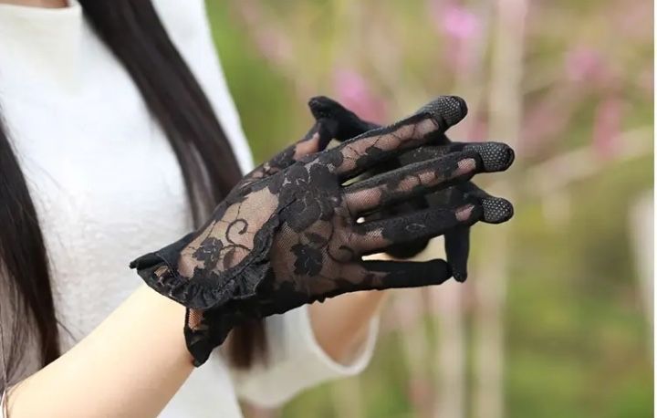 Платье стильное с блестками