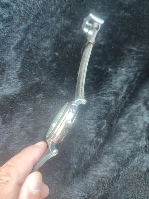 Срочно продам часы