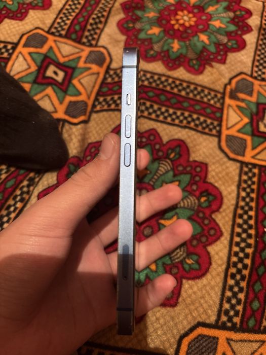 продам iPhone 13 в идеальном состояний наличка
